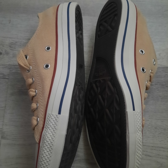 Converse Unisex Natural Ivory Shoes - Picture 4 of 8